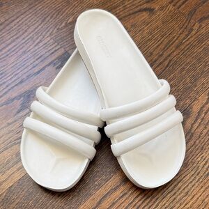 Old Navy Cream Slide Sandals